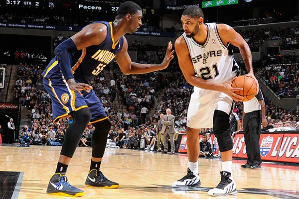 图片报：拜仁17岁小将吉布森因违反规定被送回母队翁特哈兴